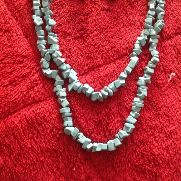 2 Vintage Turquoise Chip Necklaces with Earrings - Picture 2 of 6